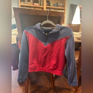 Olivvi Sweater Size Medium